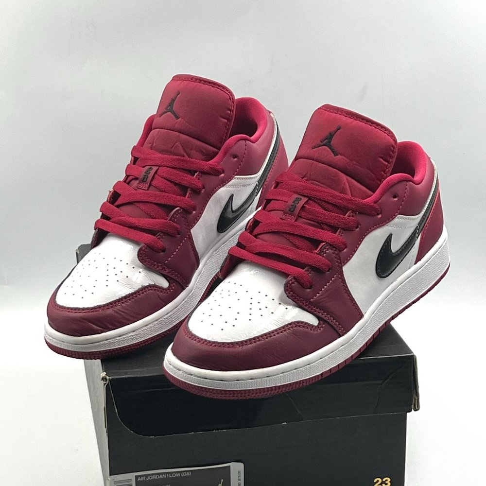 Air Jordan 1 Low GS 'Noble Red' (2020) - Picture 14 of 16